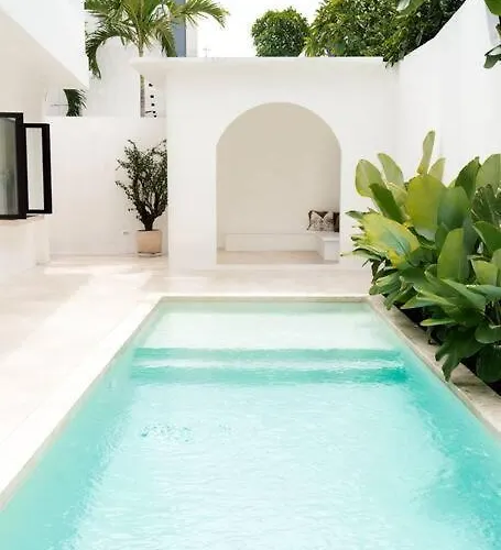 In 4 Bedrooms Villa
