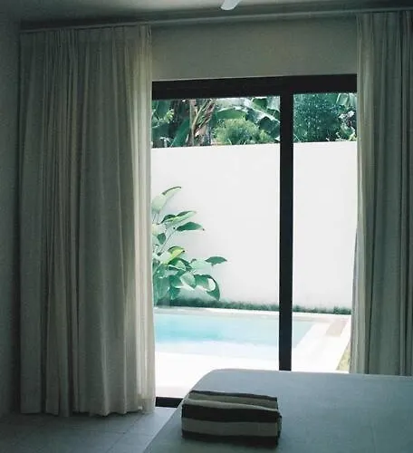 In 4 Bedrooms Villa *